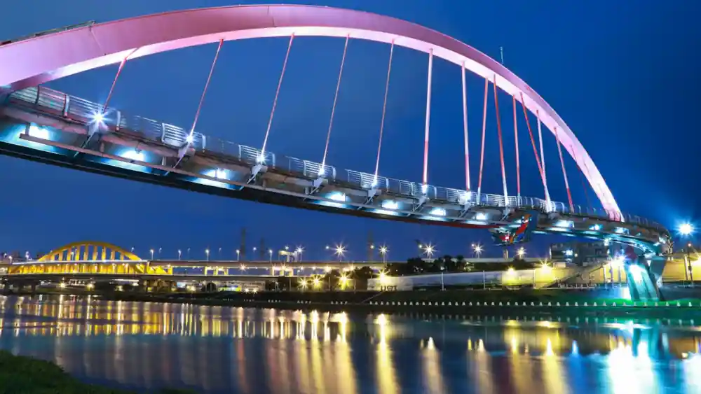 MacArthur bridge at night